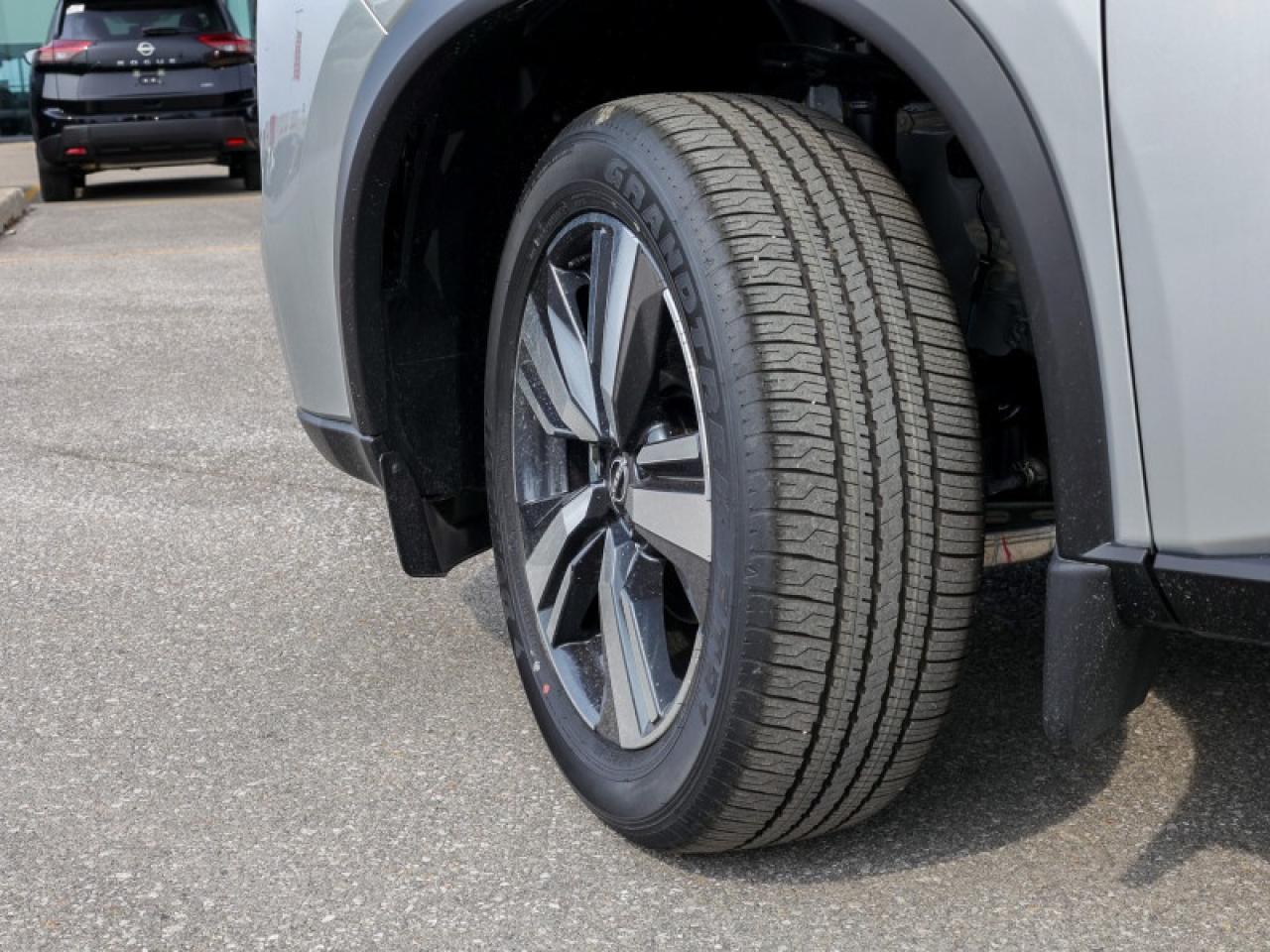 2025 Nissan Rogue SV Moonroof  - Moonroof -  Power Liftgate Photo