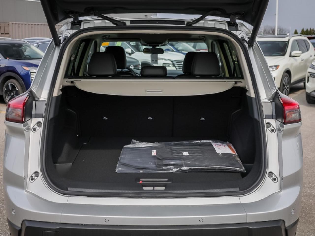2025 Nissan Rogue SV Moonroof  - Moonroof -  Power Liftgate Photo