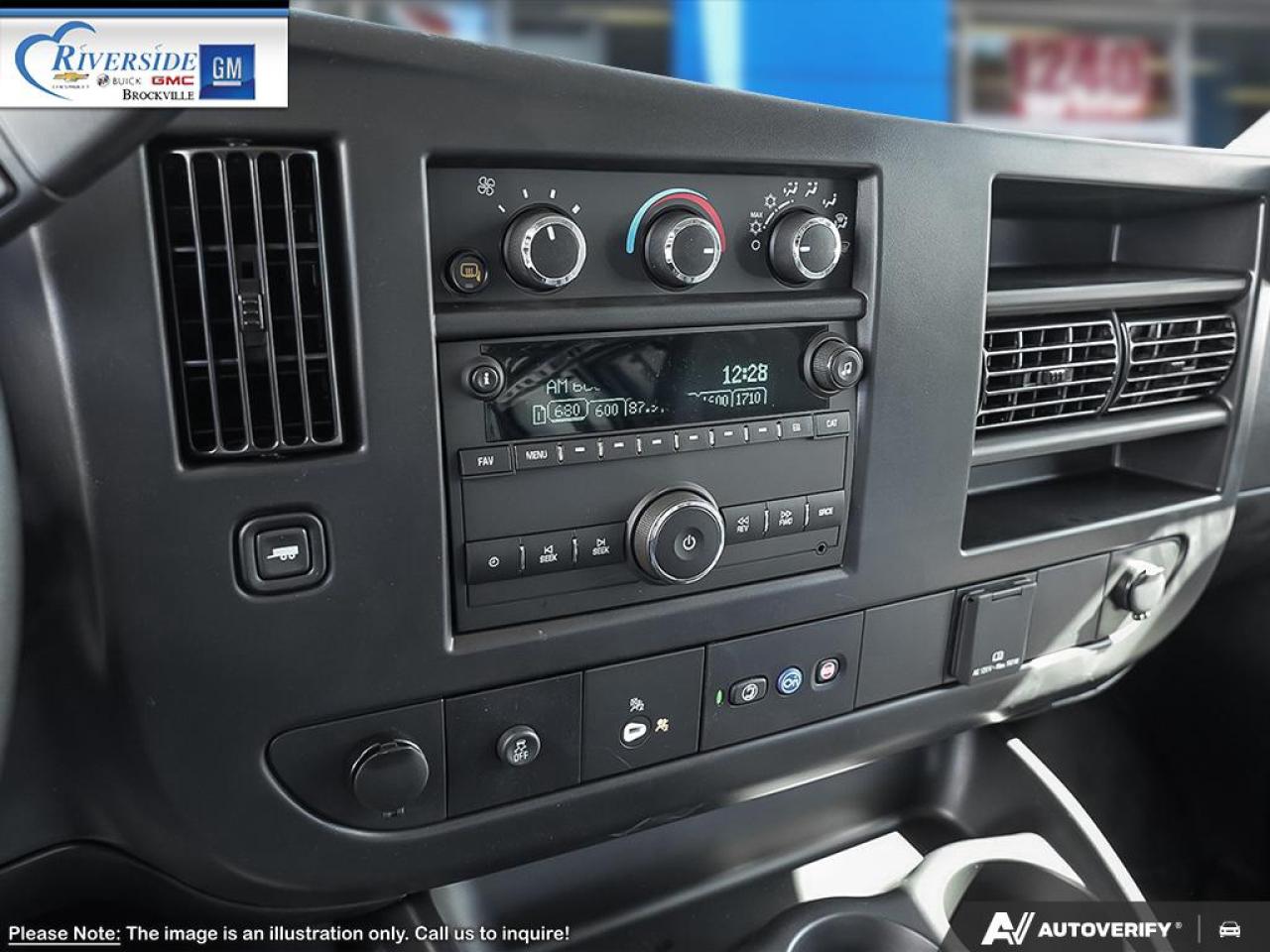 2025 GMC Savana 2500 Work Van Photo