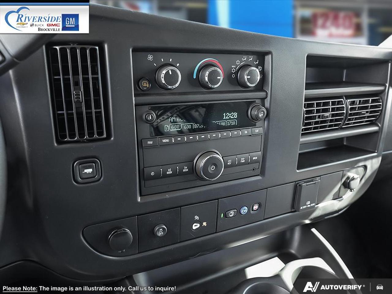 2025 GMC Savana 2500 Work Van Photo