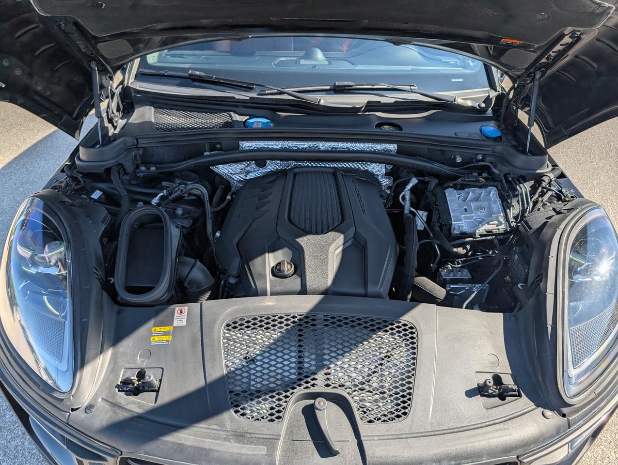 2022 Porsche Macan  Photo