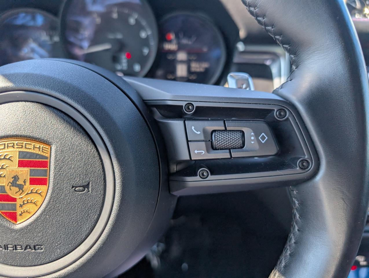 2022 Porsche Macan  Photo