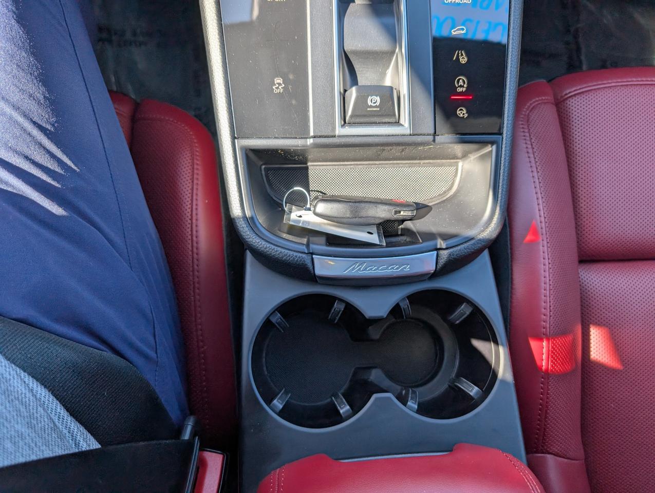 2022 Porsche Macan  Photo