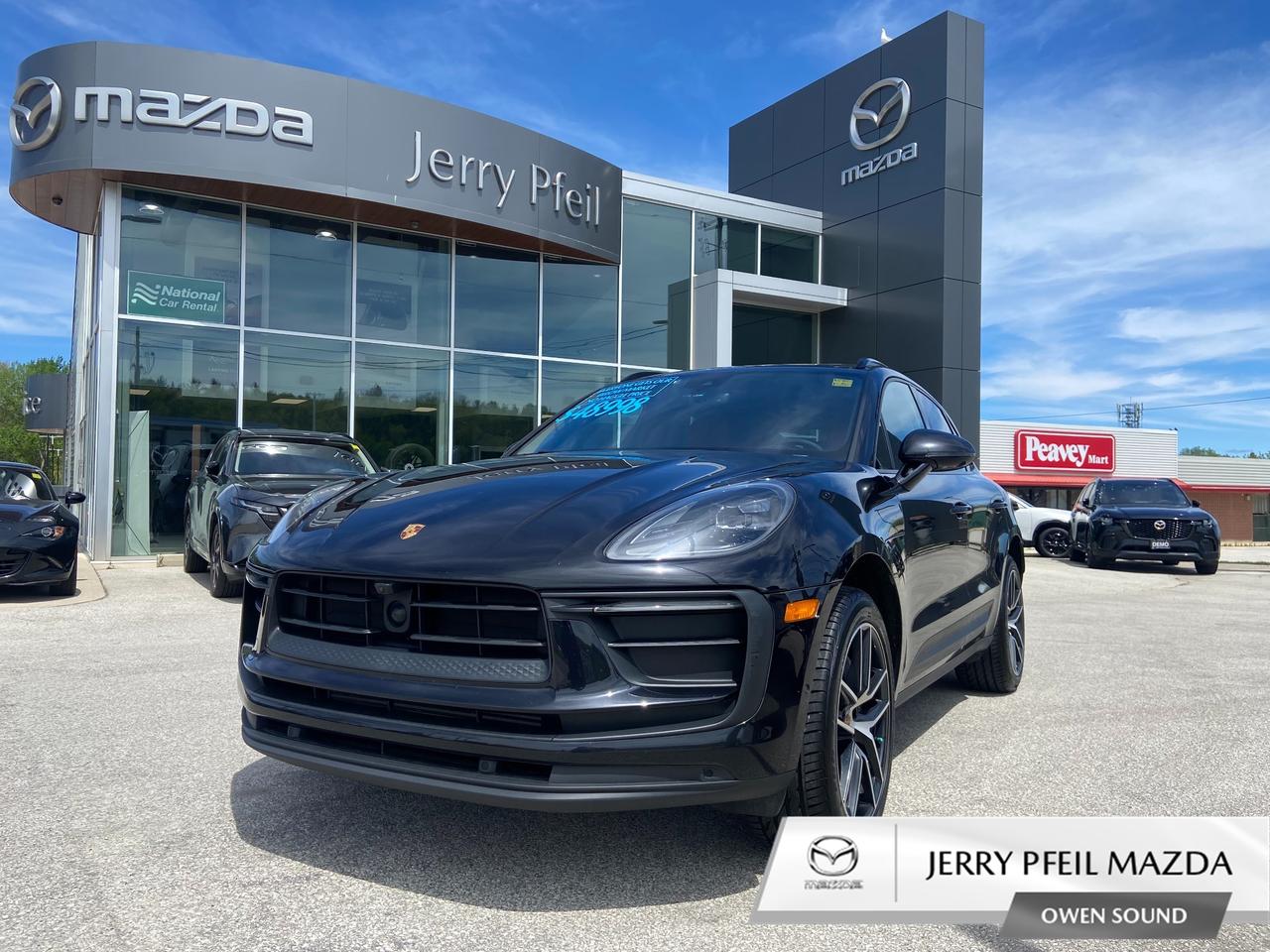 2022 Porsche Macan  Photo