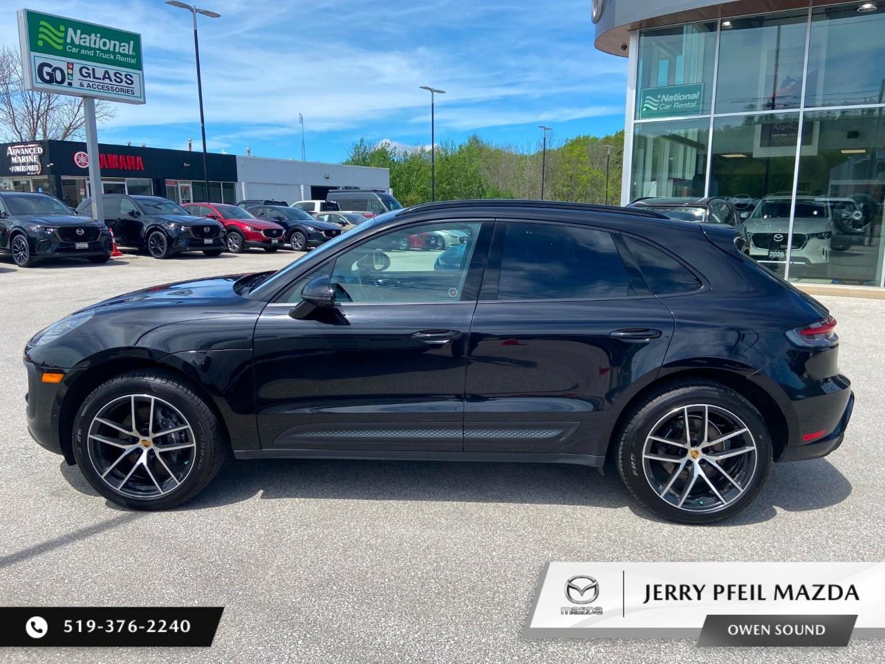 2022 Porsche Macan AWD Photo5