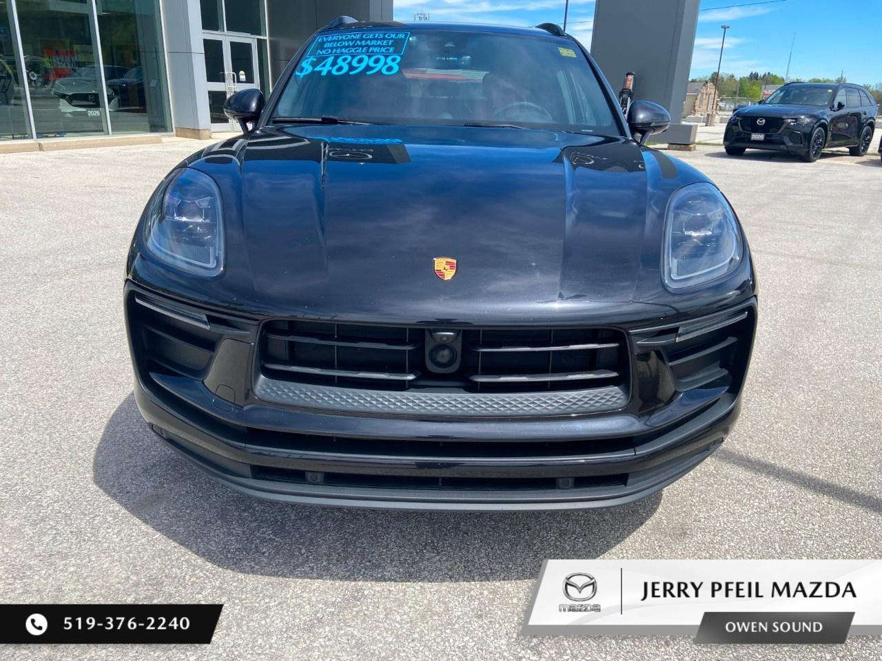 2022 Porsche Macan AWD Photo