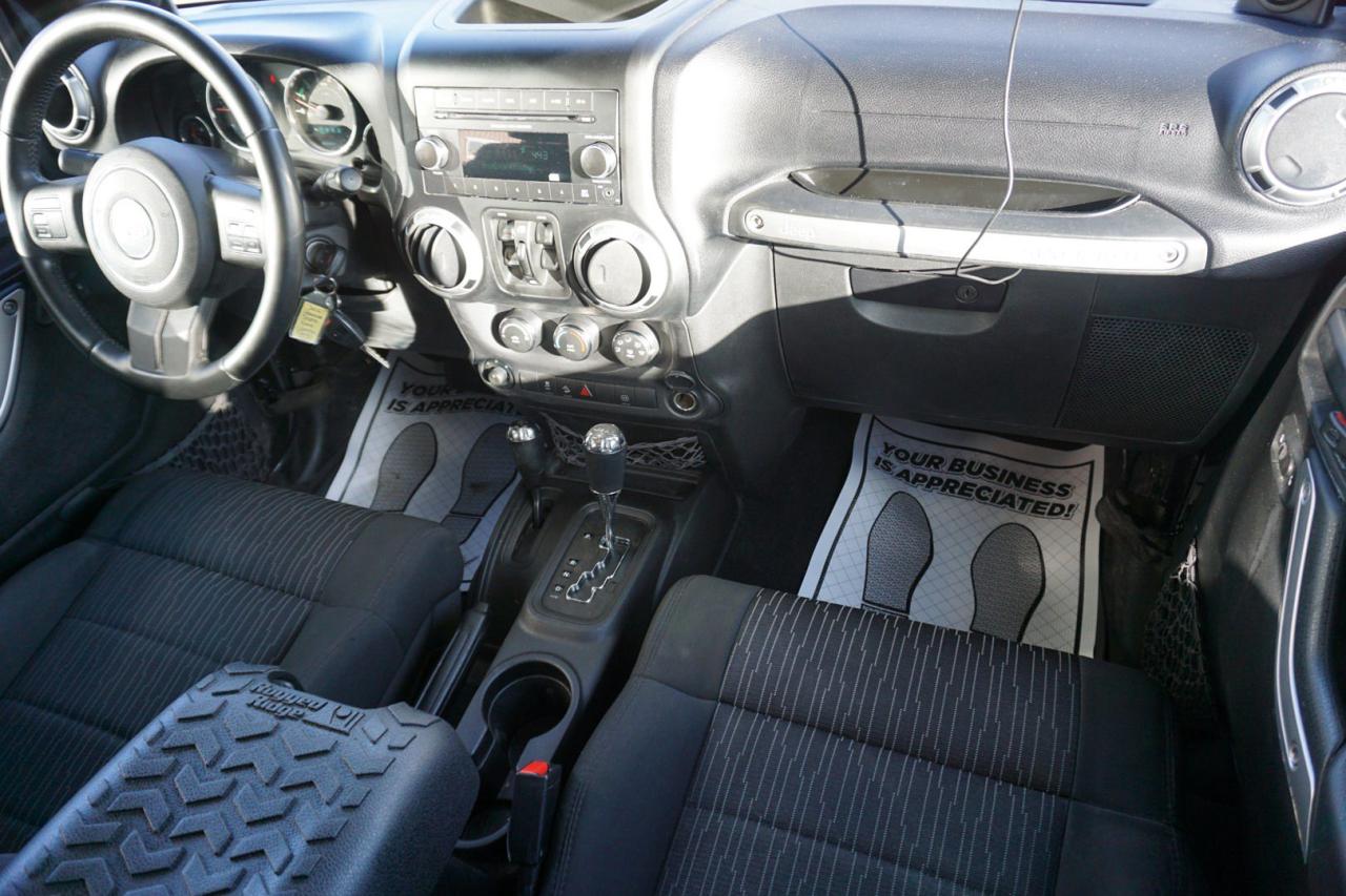 2012 Jeep Wrangler V6 UNLIMITED SAHARA 4WD CERTIFIED *36 SERVICE HISTORY* BLUETOOTH CRUISE ALLOYS FOG LIGHT - Photo #13