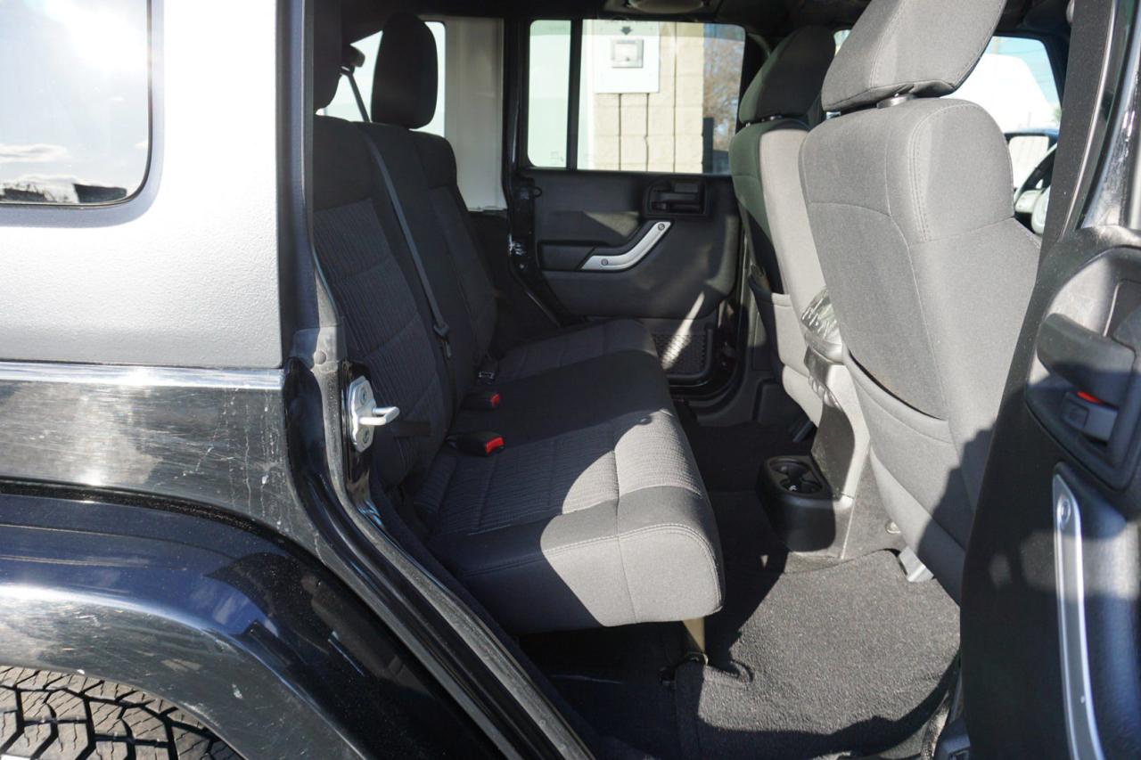 2012 Jeep Wrangler V6 UNLIMITED SAHARA 4WD CERTIFIED *36 SERVICE HISTORY* BLUETOOTH CRUISE ALLOYS FOG LIGHT - Photo #17