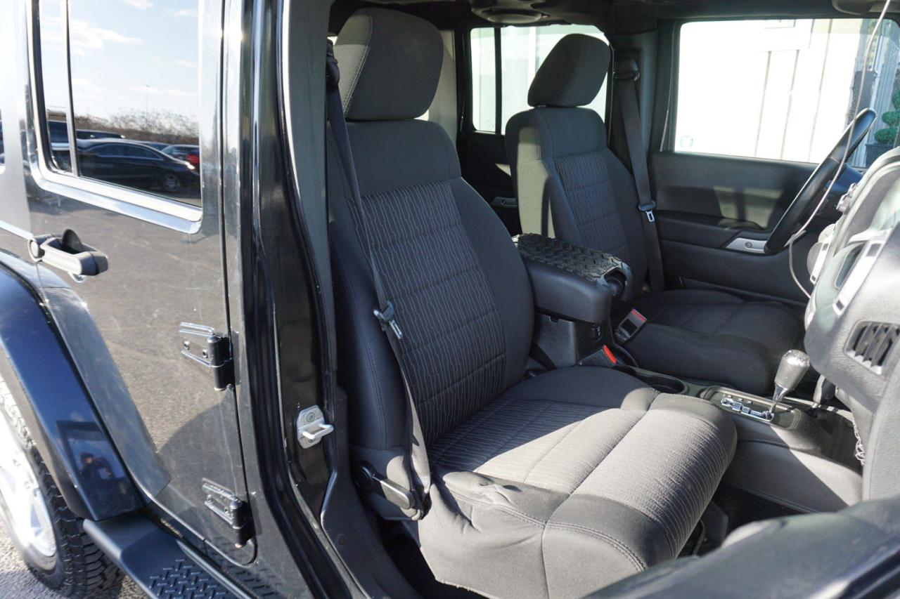 2012 Jeep Wrangler V6 UNLIMITED SAHARA 4WD CERTIFIED *36 SERVICE HISTORY* BLUETOOTH CRUISE ALLOYS FOG LIGHT - Photo #19