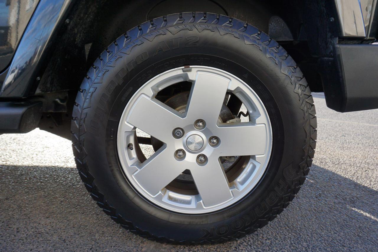 2012 Jeep Wrangler V6 UNLIMITED SAHARA 4WD CERTIFIED *36 SERVICE HISTORY* BLUETOOTH CRUISE ALLOYS FOG LIGHT - Photo #27