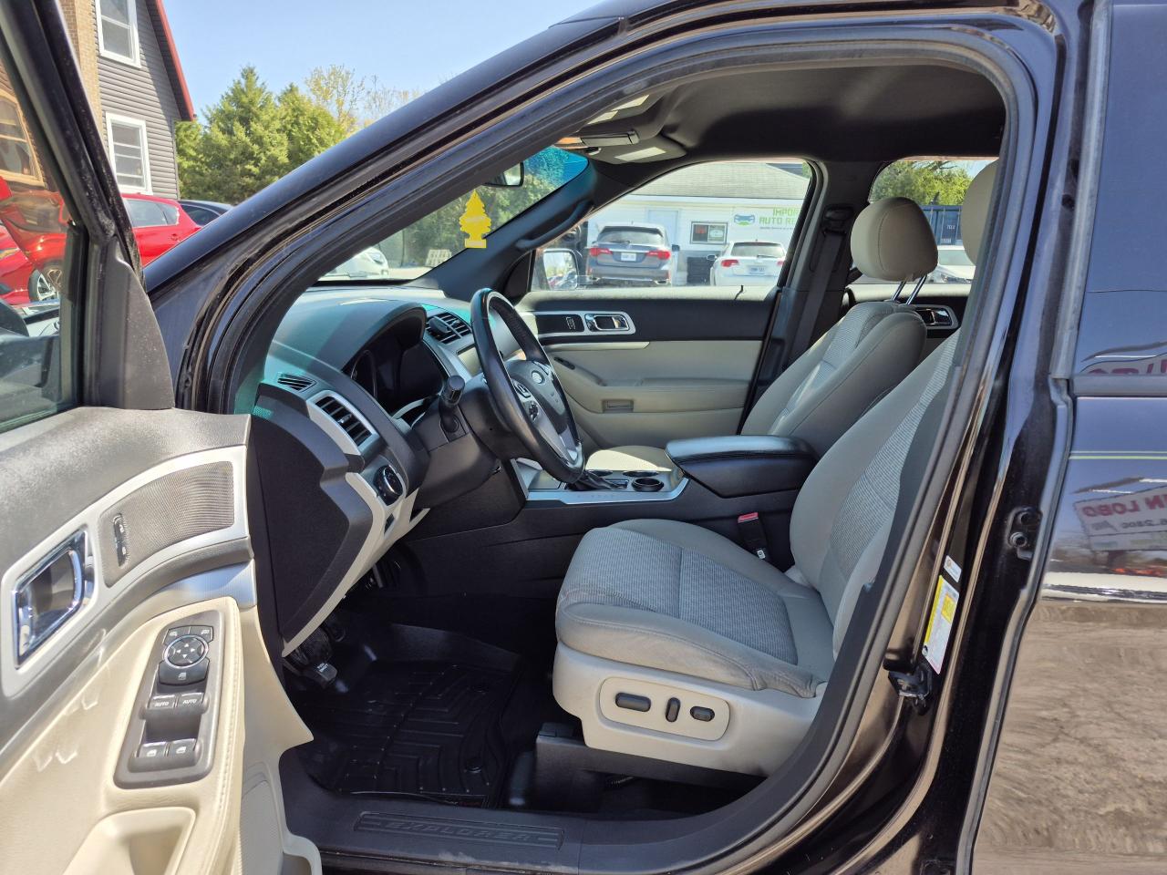 2013 Ford Explorer XLT Certified/No Accidents Photo9