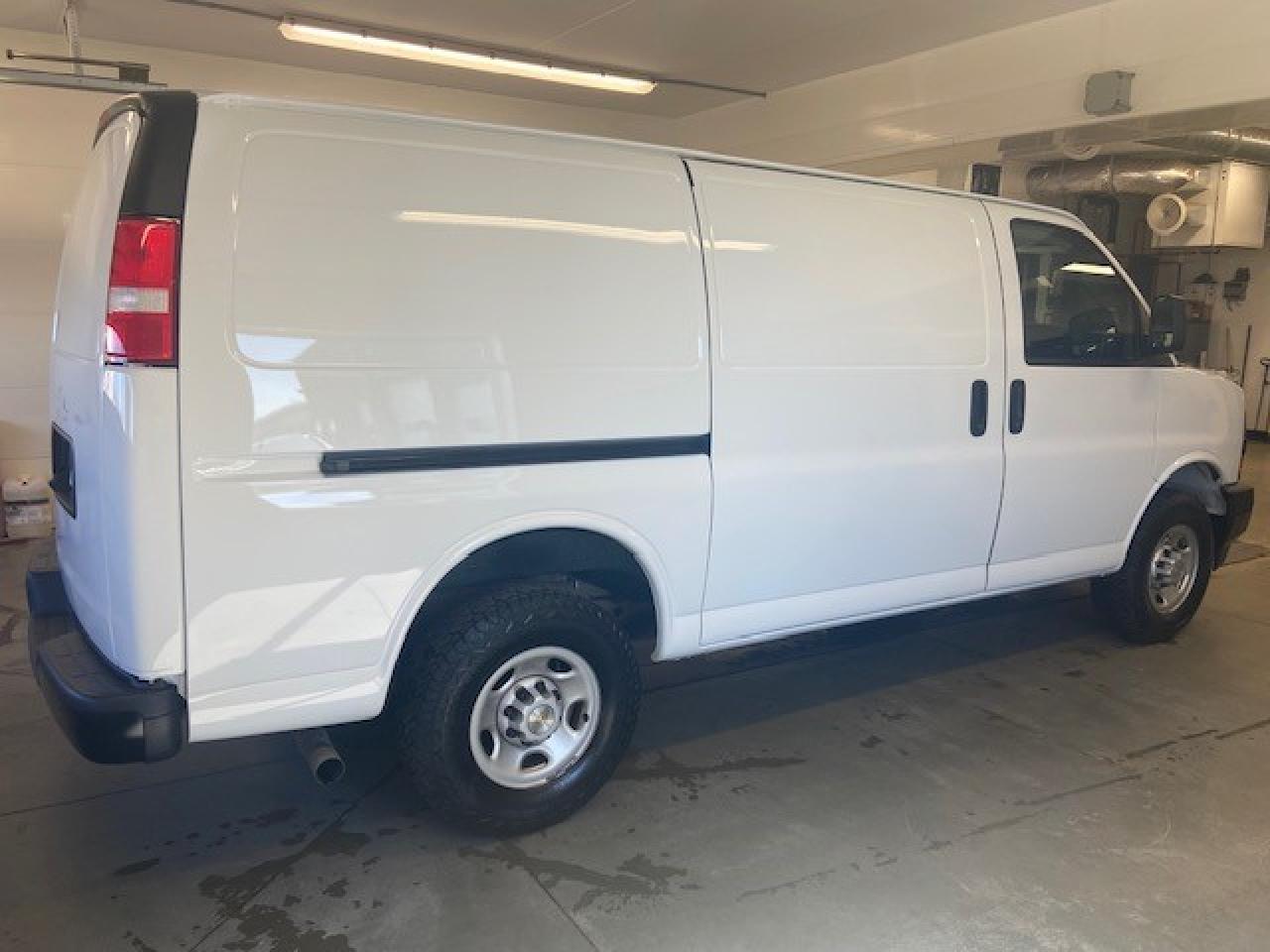 2023 Chevrolet Express Cargo Van  Photo