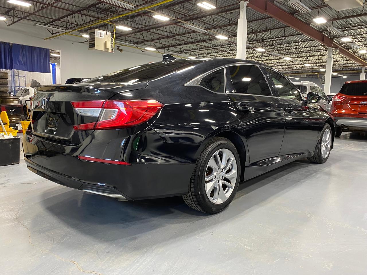 2018 Honda Accord LX - Photo #5