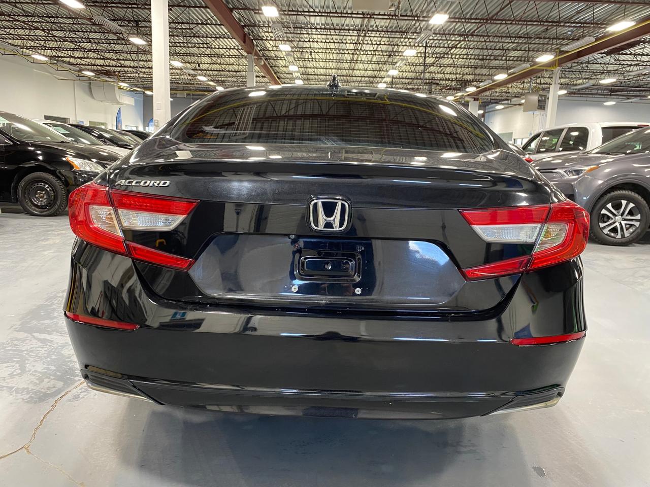 2018 Honda Accord LX - Photo #4
