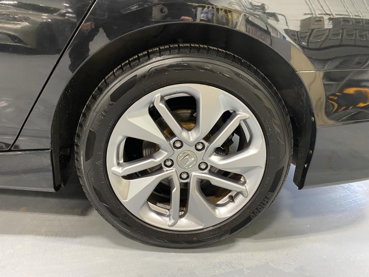 2018 Honda Accord LX - Photo #10