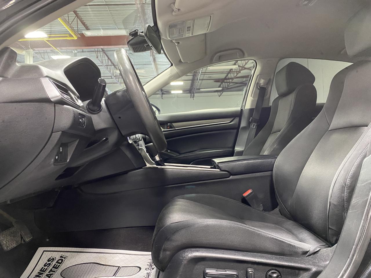 2018 Honda Accord LX - Photo #12