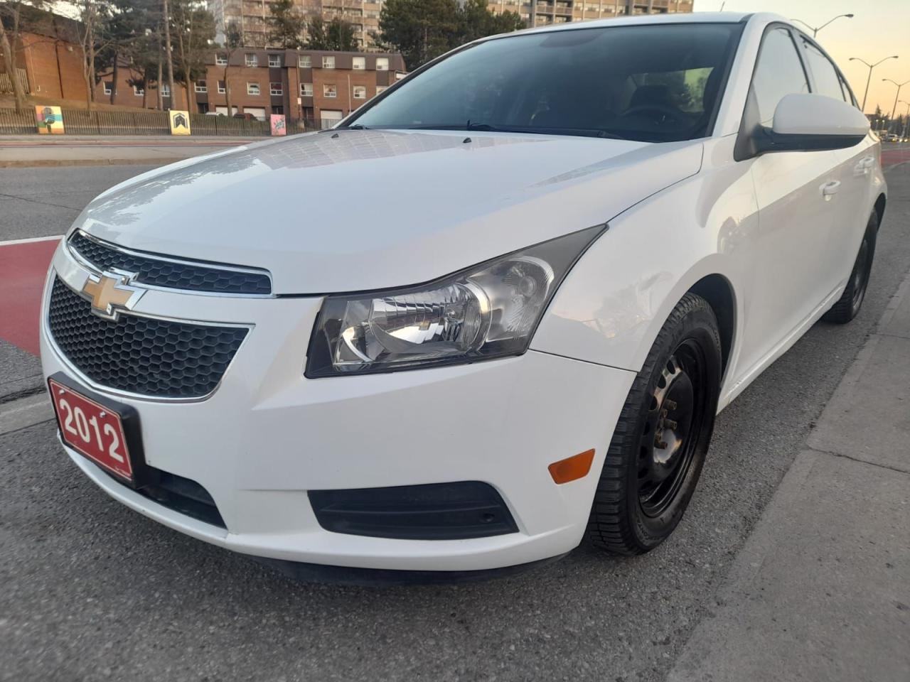 2012 Chevrolet Cruze LT -Sunroof - Bluetooth - Low Km !!!! Photo2