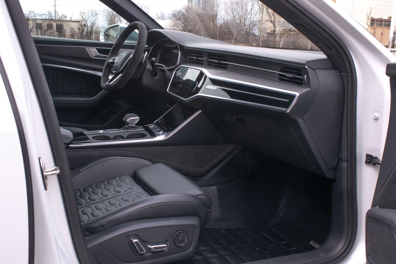 2021 Audi RS 6 Avant Quattro - Photo #12