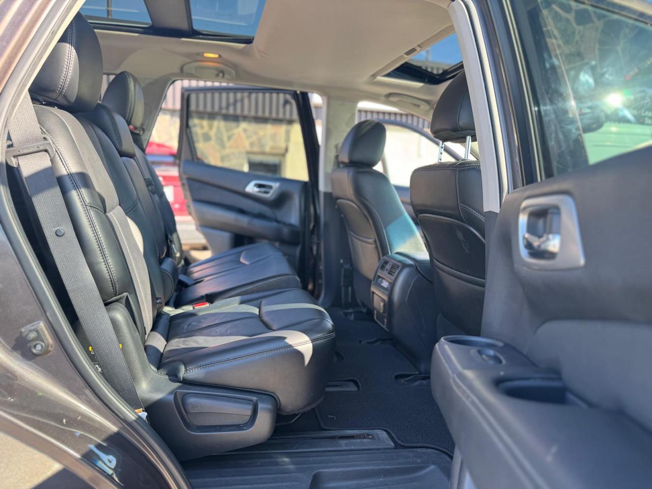 2015 Nissan Pathfinder 7 PASSS NAVI AWD PANORAMUC SUNROOF BLINDSPOT B-CAM - Photo #17