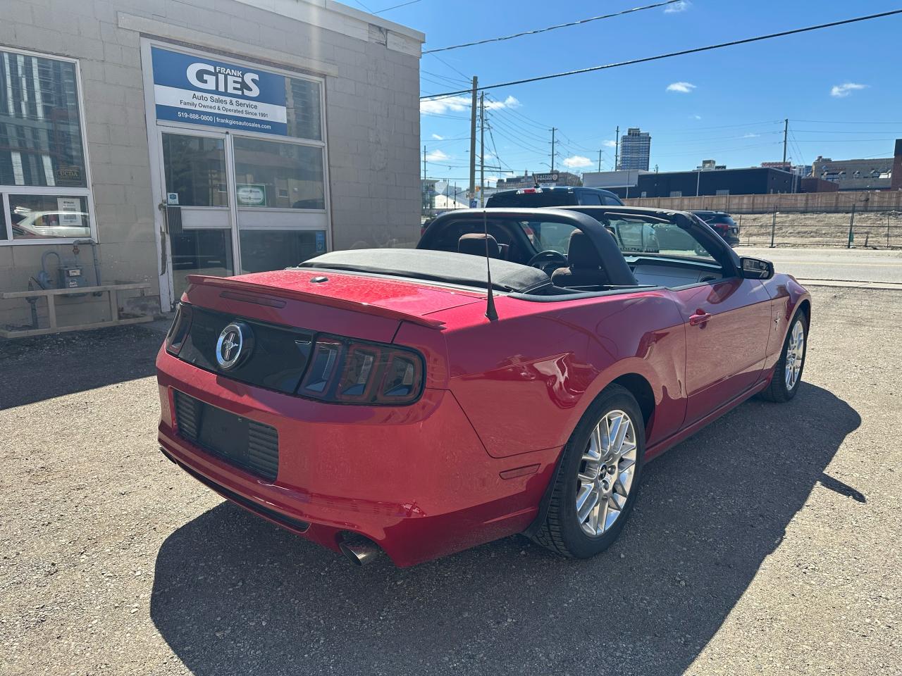 2013 Ford Mustang 2DR CONV V6 PREMIUM Photo2