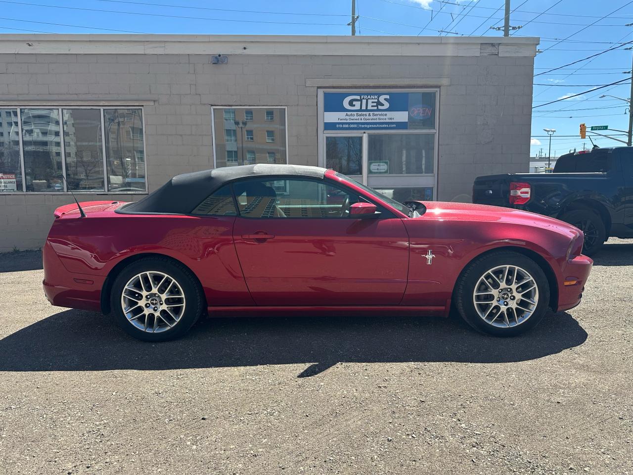 2013 Ford Mustang 2DR CONV V6 PREMIUM - Photo #4