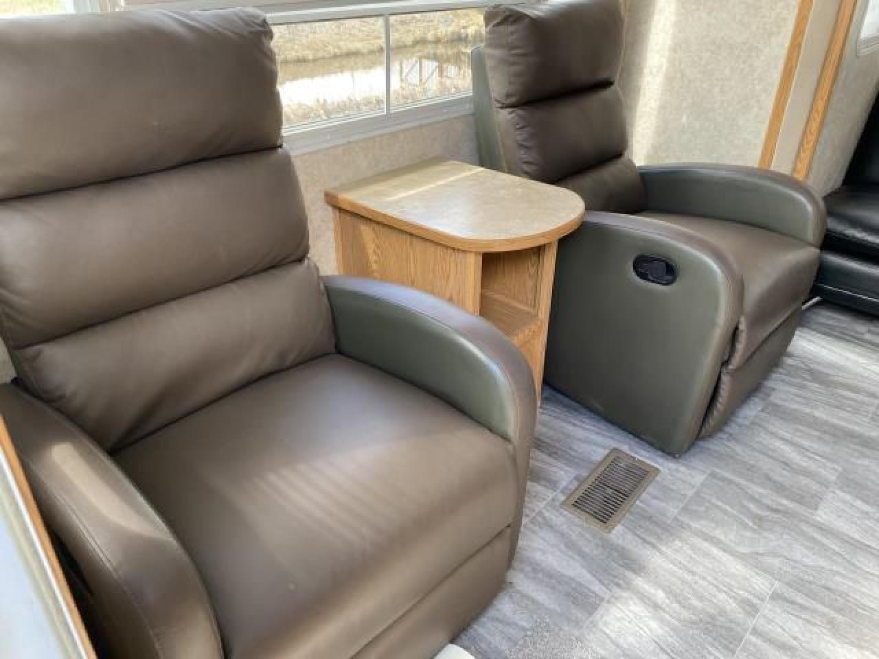 2005 Keystone COUGAR 294 - - Photo #5