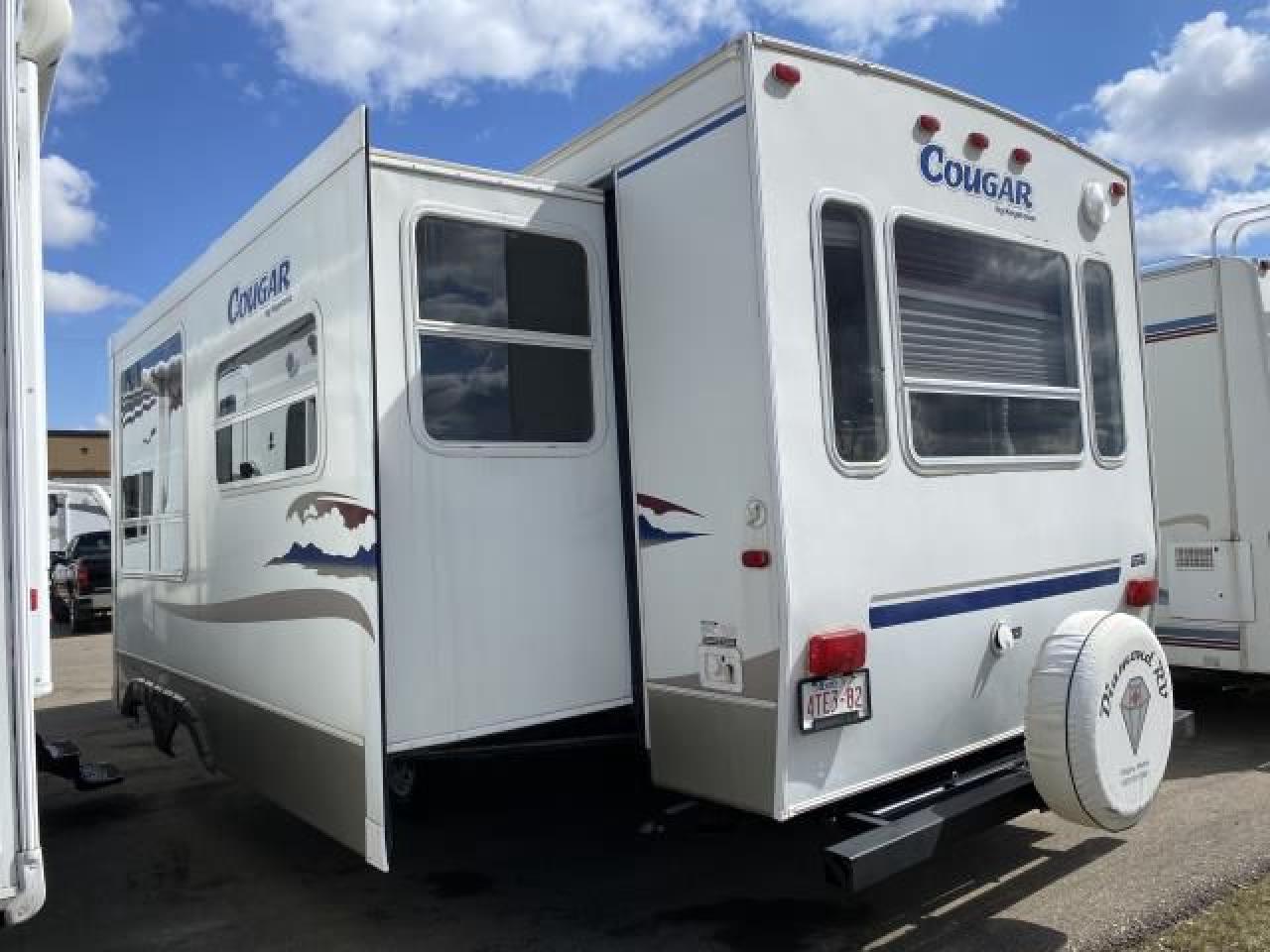 2005 Keystone COUGAR 294 - - Photo #3