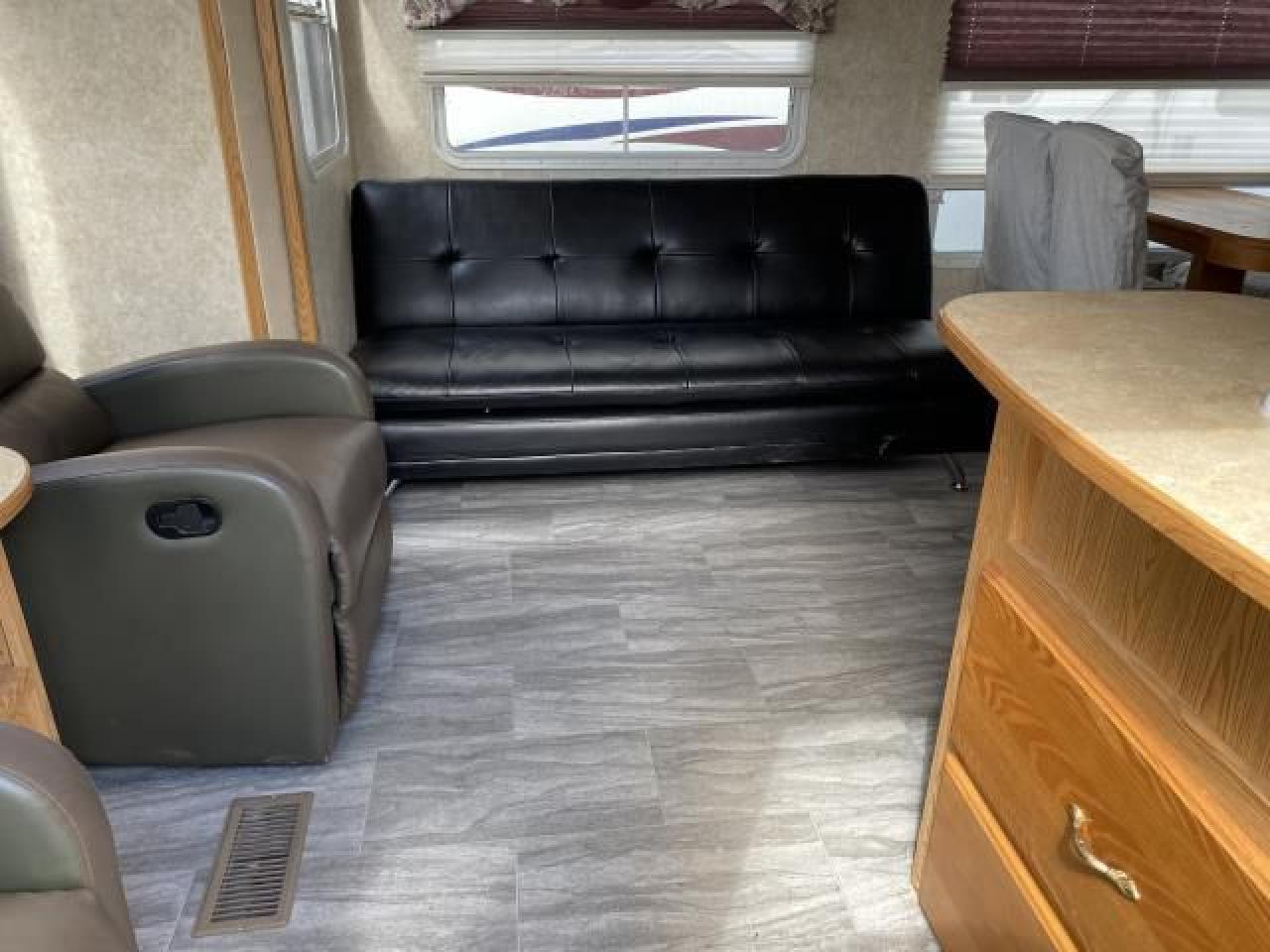 2005 Keystone COUGAR 294 - - Photo #6