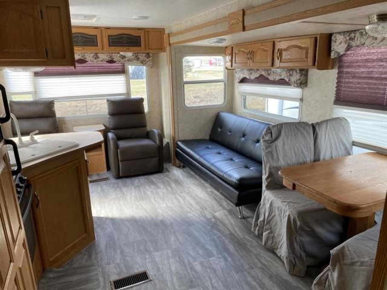 2005 Keystone COUGAR 294 - - Photo #9