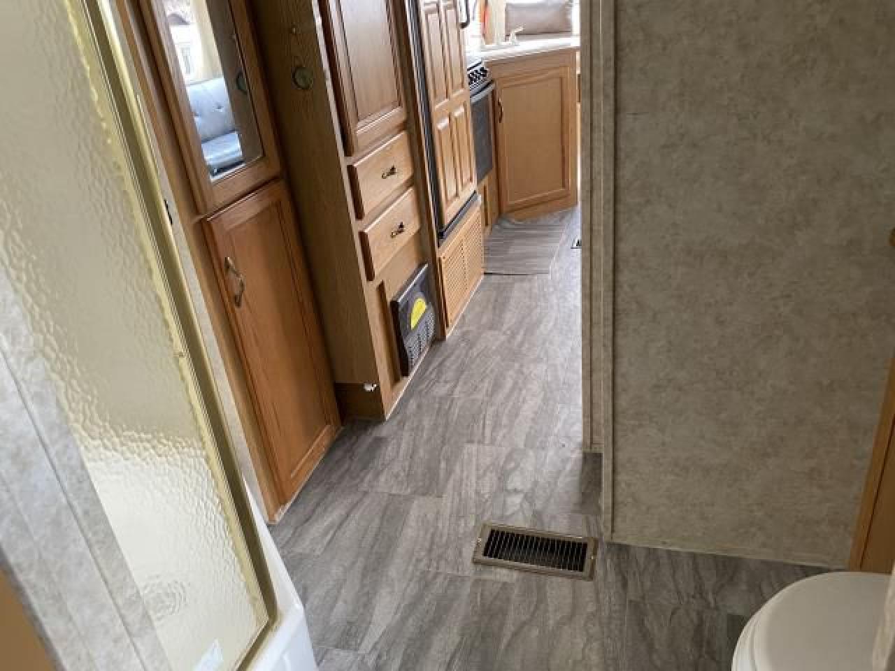 2005 Keystone COUGAR 294 - - Photo #11