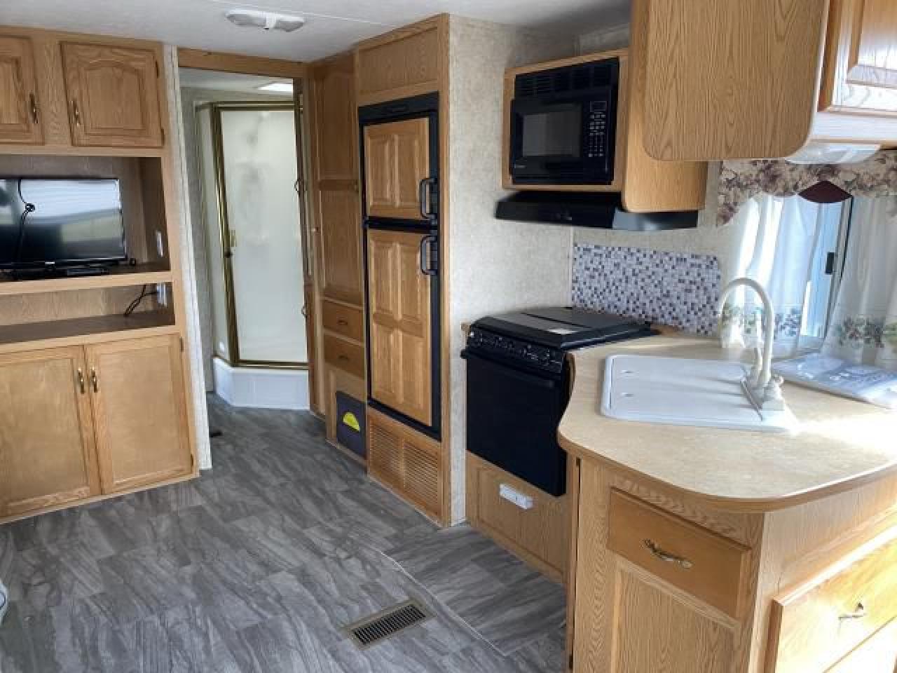 2005 Keystone COUGAR 294 - - Photo #12