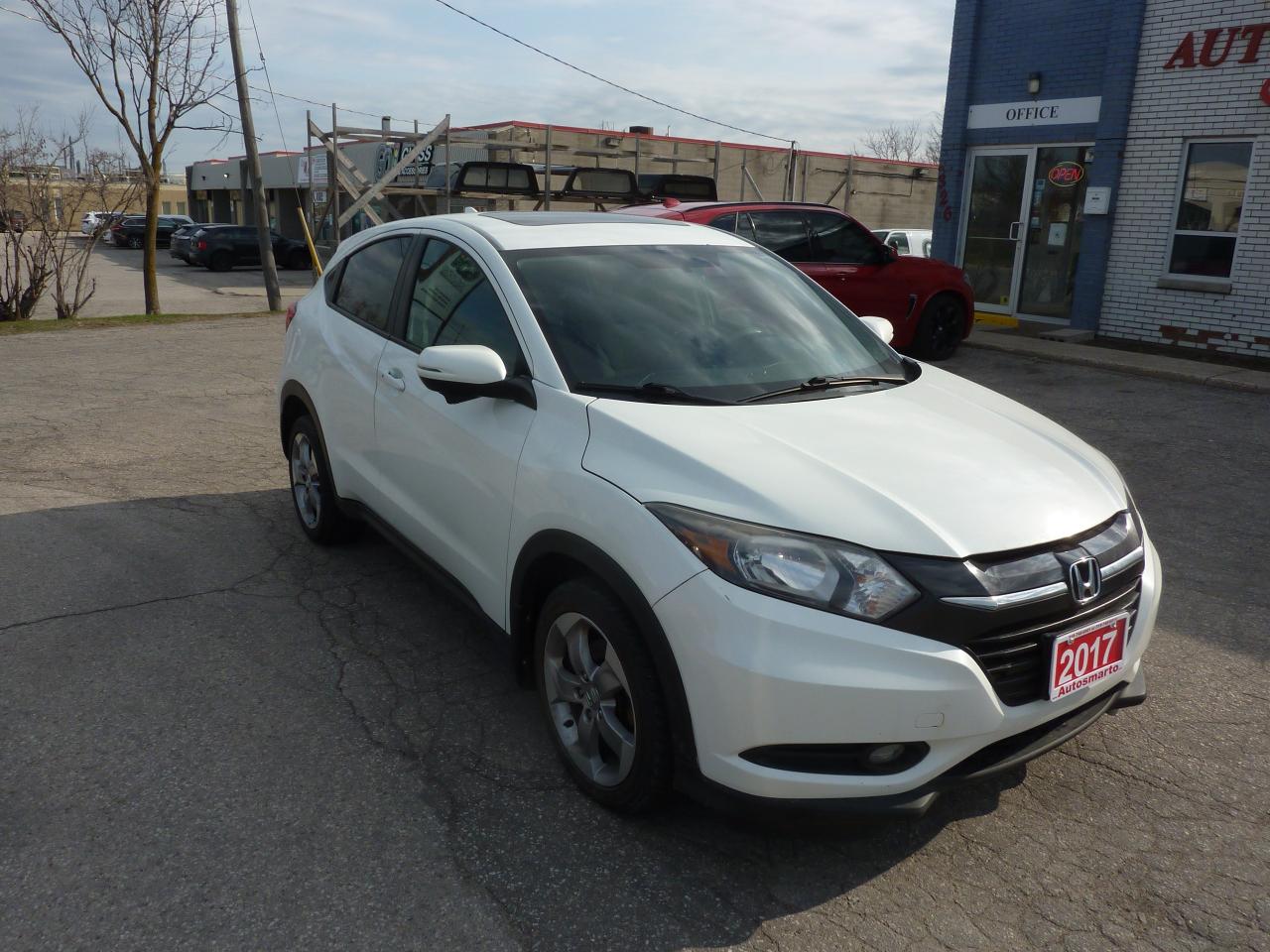 2017 Honda HR-V 4WD 4dr CVT EX Photo2