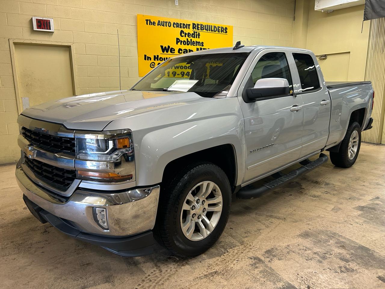 2019 Chevrolet Silverado 1500 LT - Photo #2