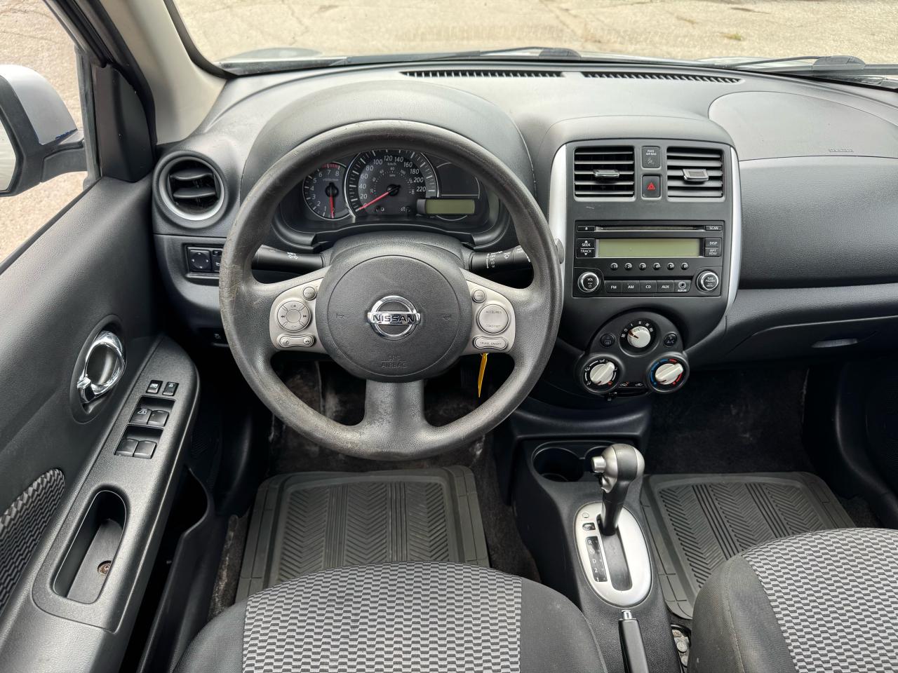 2015 Nissan Micra SV - Photo #9