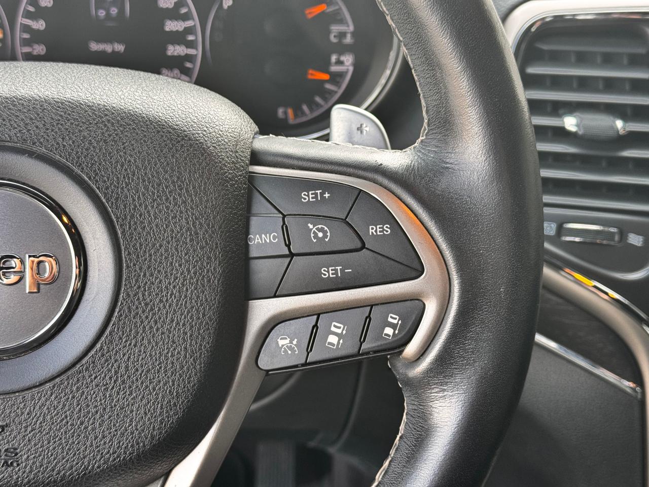 2016 Jeep Grand Cherokee Limited **CLEAN CARFAX**LOW KM'S** - Photo #19