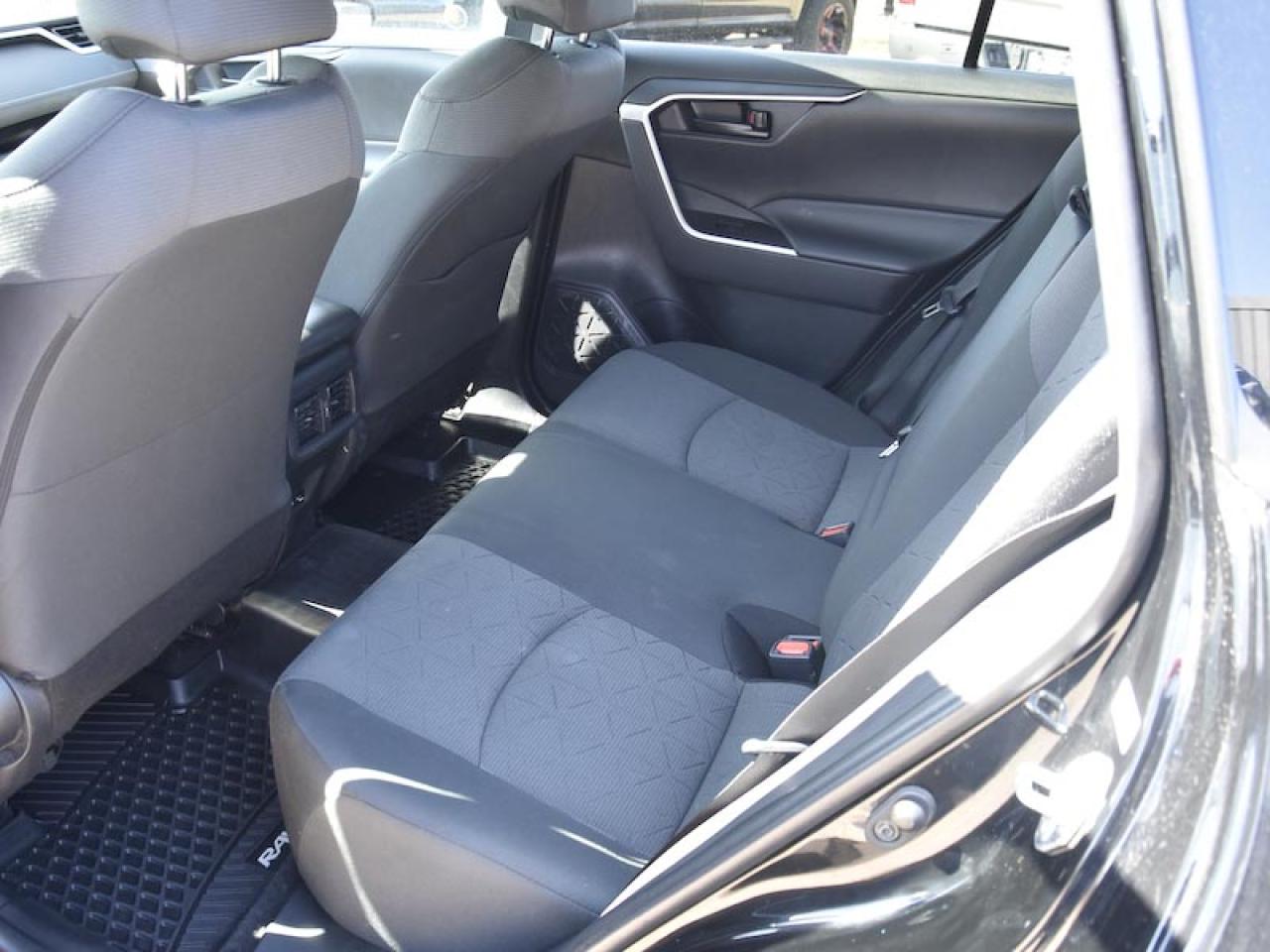 2022 Toyota RAV4 LE - Photo #6