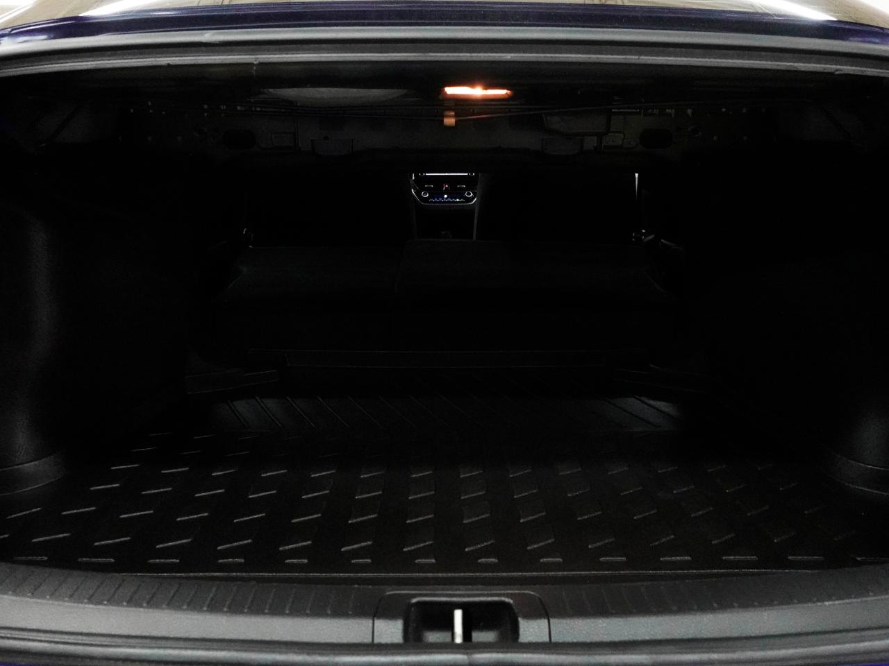 2020 Toyota Corolla SE | Sunroof | ACC | BSM | Heated Seats | CarPlay