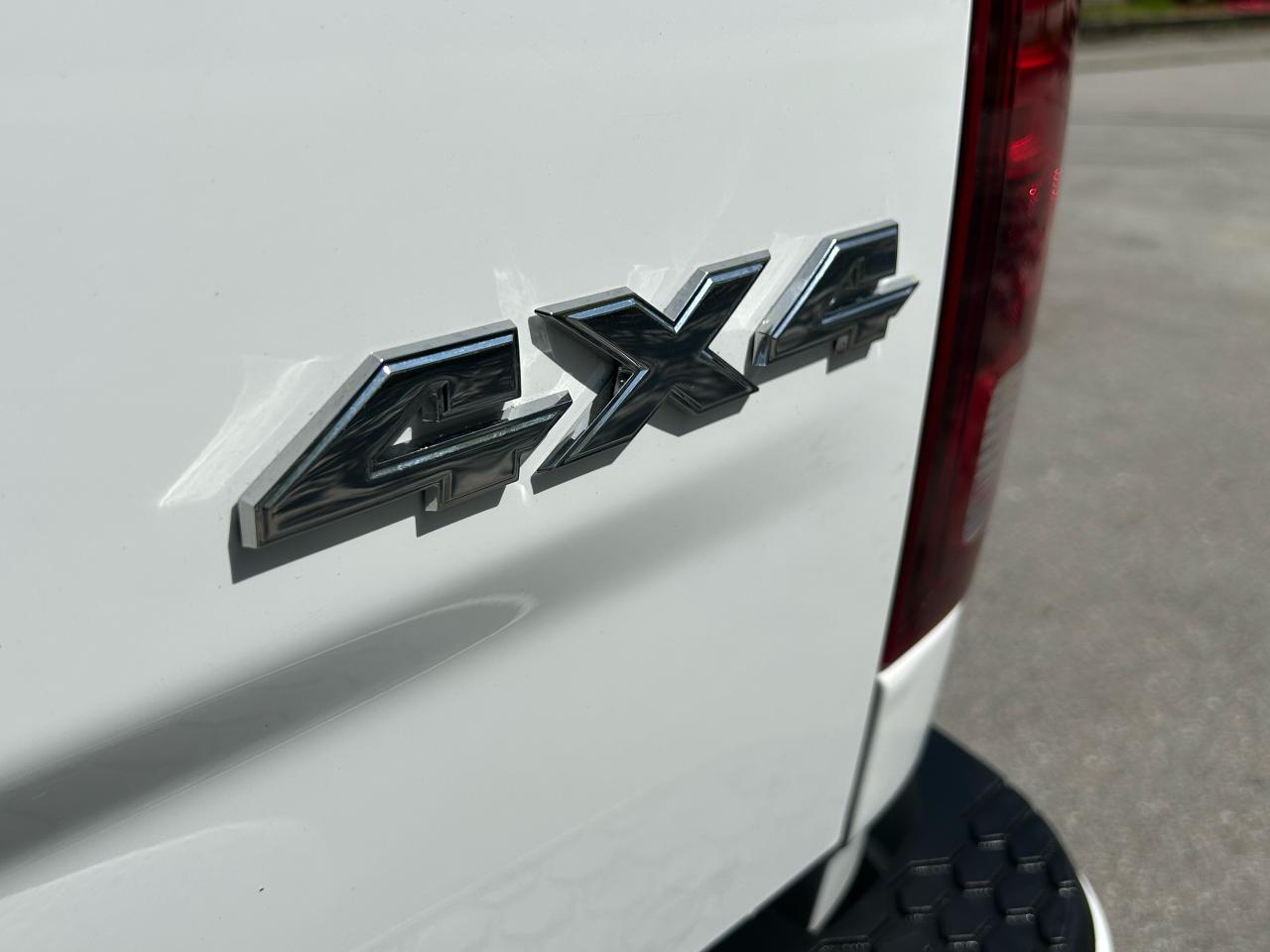 2016 RAM 1500 SPORT - Photo #16
