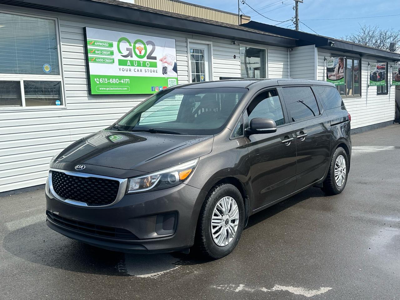 2016 Kia Sedona  - Photo #2