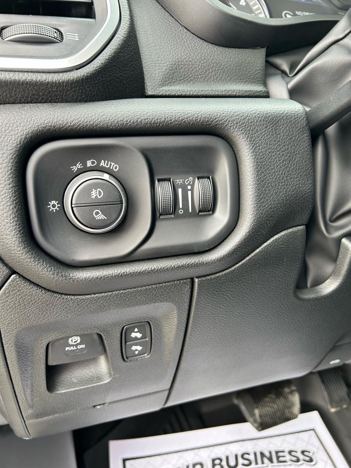2023 RAM 1500 Laramie 4x4 Crew Cab 5'7" Box - Photo #11