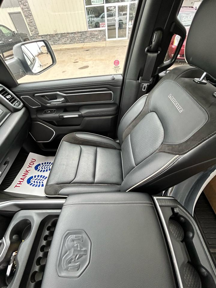 2023 RAM 1500 Laramie 4x4 Crew Cab 5'7" Box - Photo #18