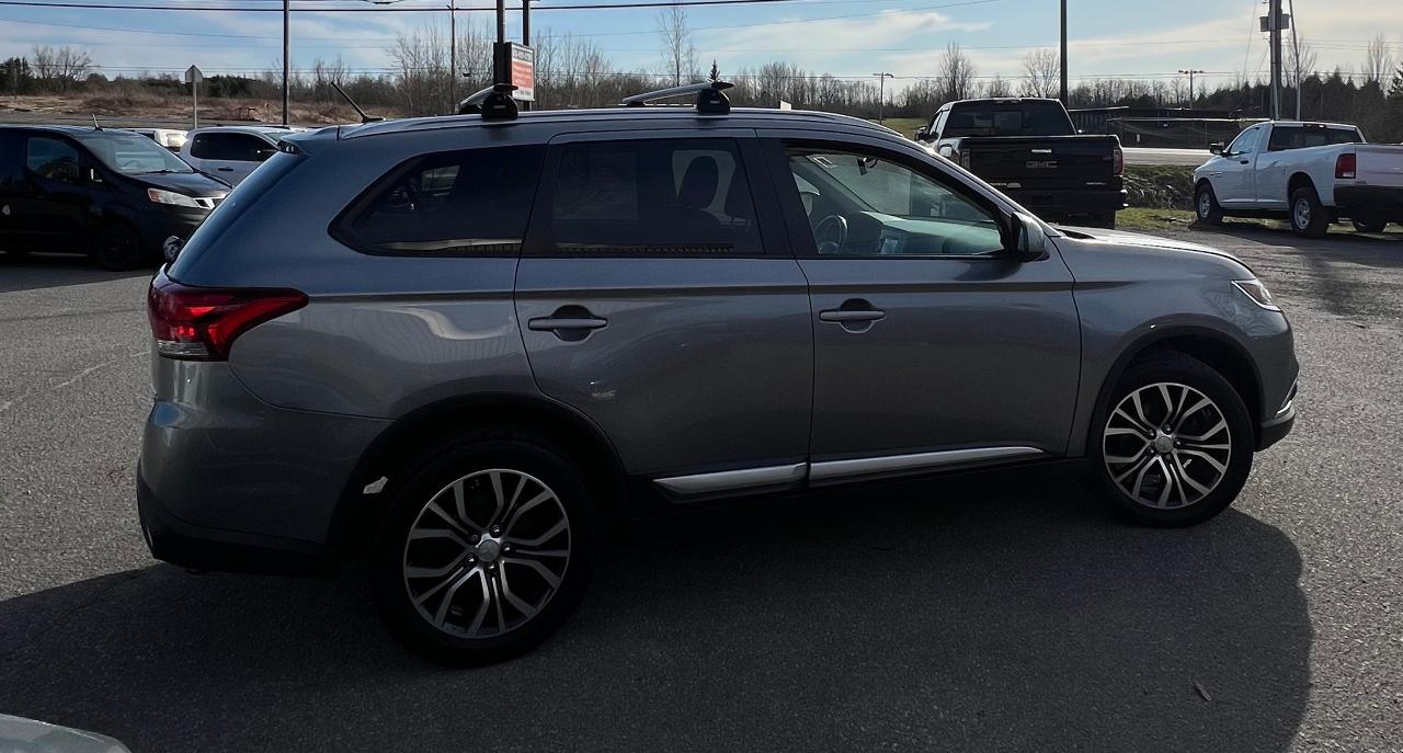2016 Mitsubishi Outlander AWC 4dr ES - Photo #6
