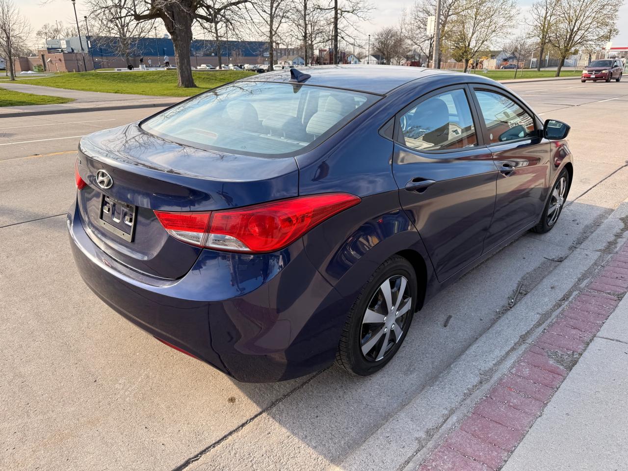 2013 Hyundai Elantra 4dr Sdn Auto - Photo #9