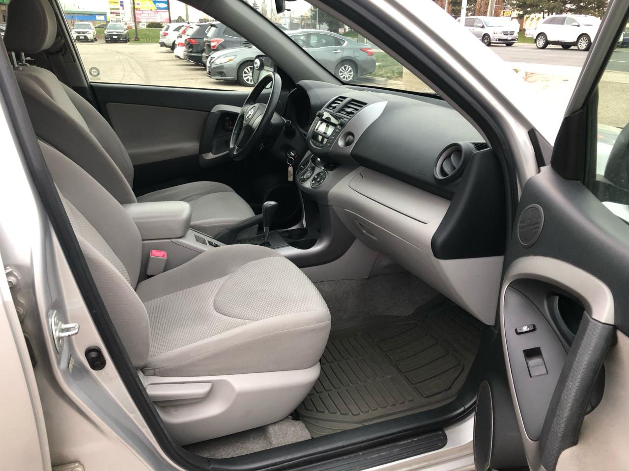 2006 Toyota RAV4 LIMITED CERTIFIED WITH 3 YEARS WARRANTY INCLUDED. - Photo #9