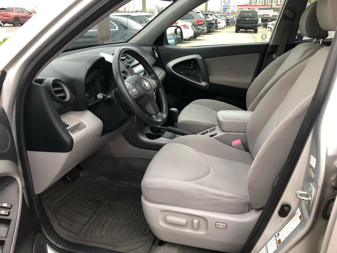 2006 Toyota RAV4 LIMITED CERTIFIED WITH 3 YEARS WARRANTY INCLUDED. - Photo #8