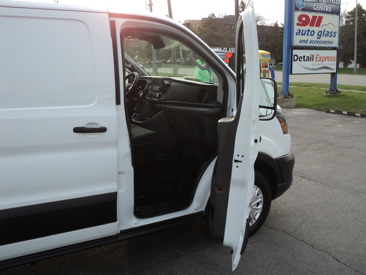 2021 Ford Transit Cargo Van T-250 LowRoof 148"WB 3.5L6cyl RWD BackUpCam - Photo #9