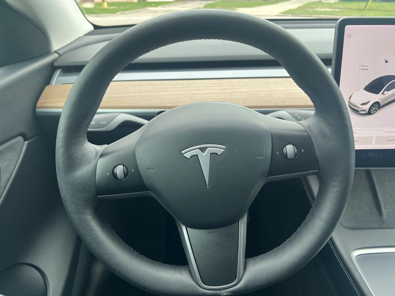 2021 Tesla Model Y LONG RANGE - Photo #9