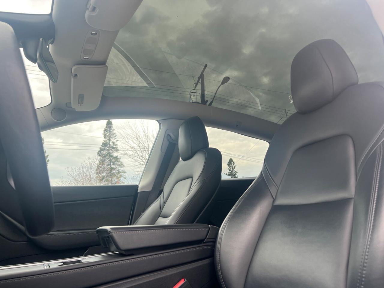 2021 Tesla Model Y LONG RANGE - Photo #12
