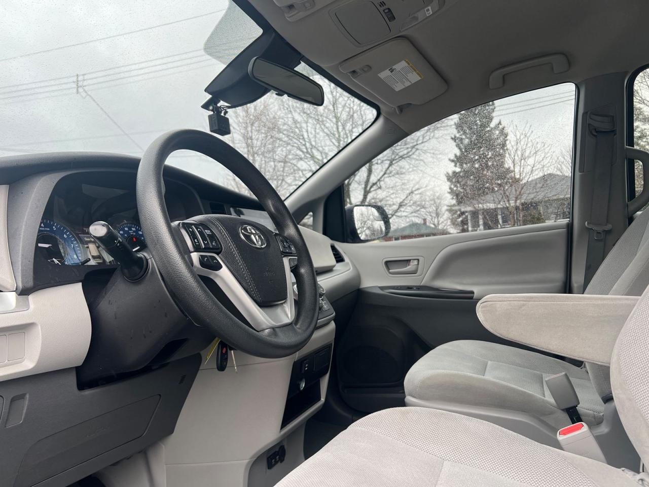 2020 Toyota Sienna CE - Photo #9