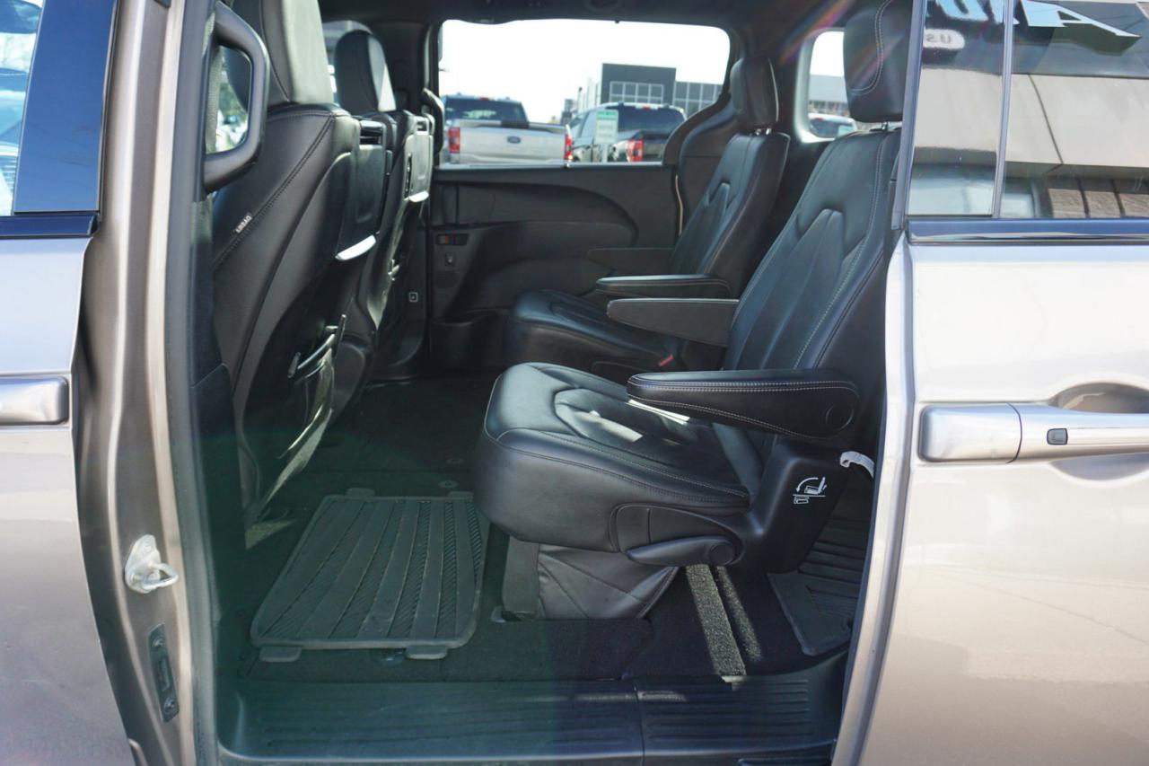2018 Chrysler Pacifica V6 TOURING-L PLUS S CERTIFIED *FREE ACCIDENT* NAVI 360 CAMERA DVD PANO ROOF HEATED LEATHER P,SENSORS - Photo #15